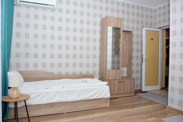 Hotel Rade 1 Vratsa ภายนอก รูปภาพ