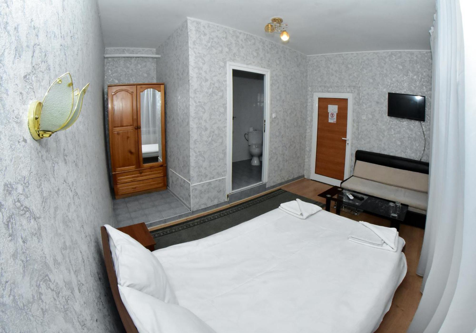 Hotel Rade 1 Vratsa ภายนอก รูปภาพ