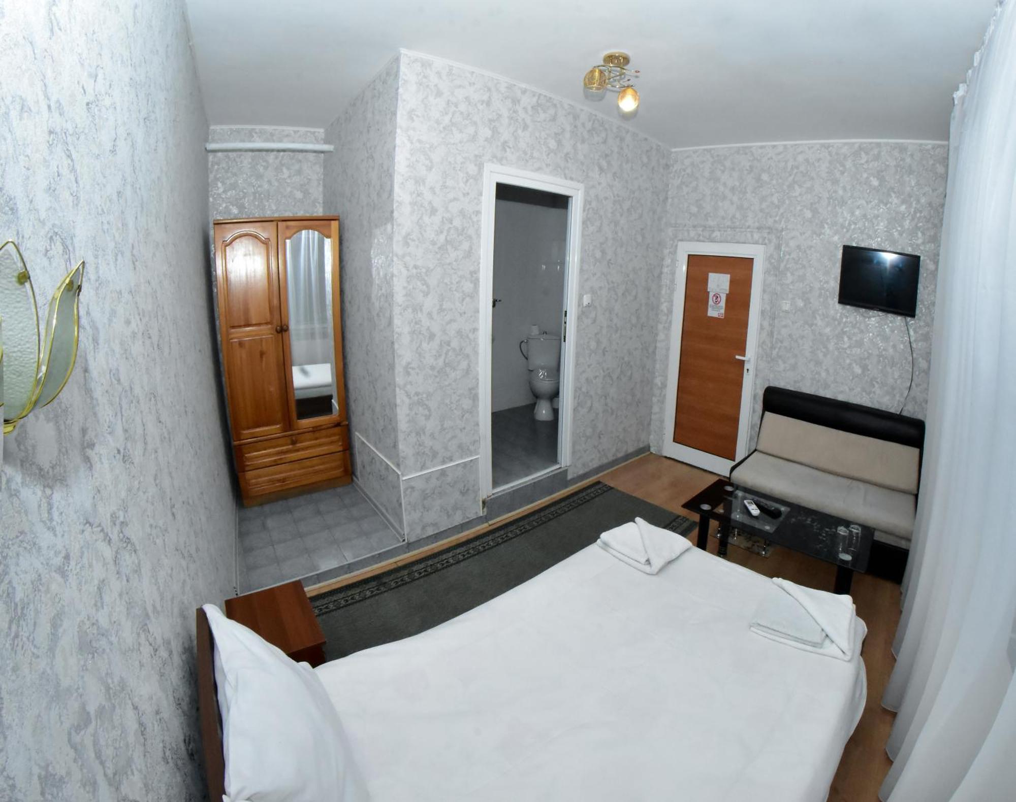 Hotel Rade 1 Vratsa ภายนอก รูปภาพ