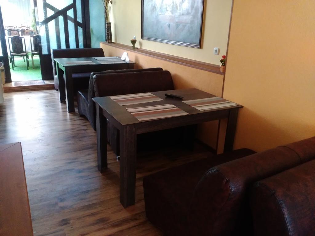 Hotel Rade 1 Vratsa ภายนอก รูปภาพ
